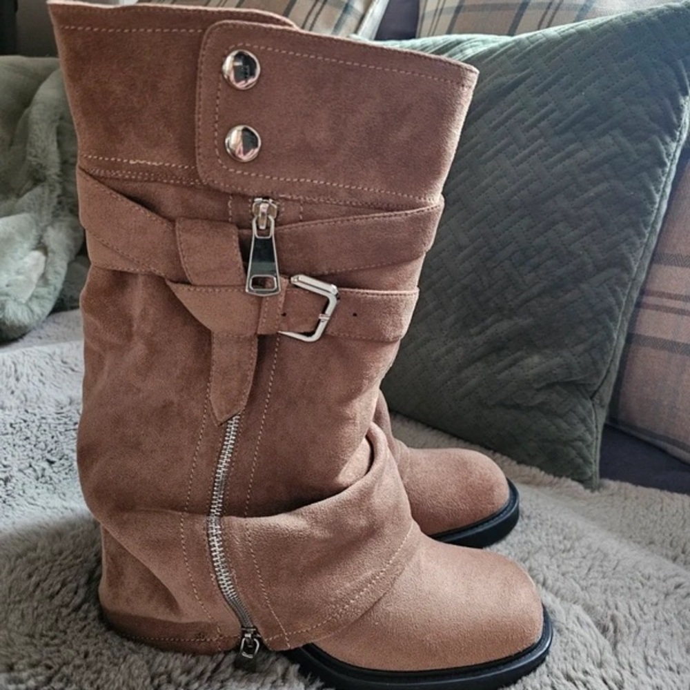 Elegant Tan Suede Heeled Boots